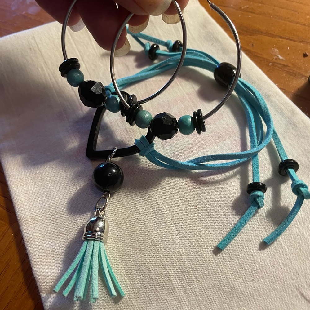 Beautiful adjustable bracelet with matching earrings